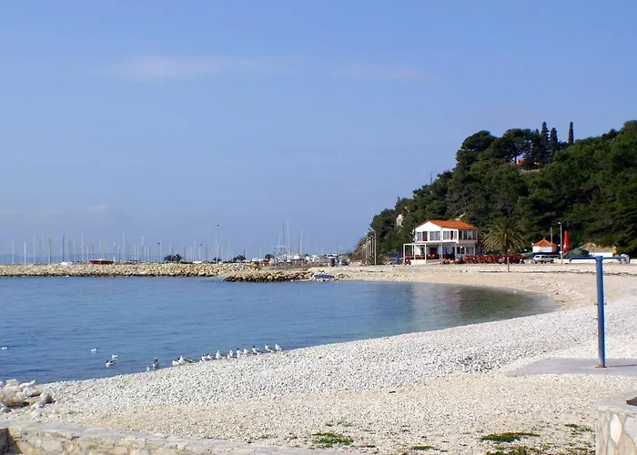 With Wifi - 20017 شقة